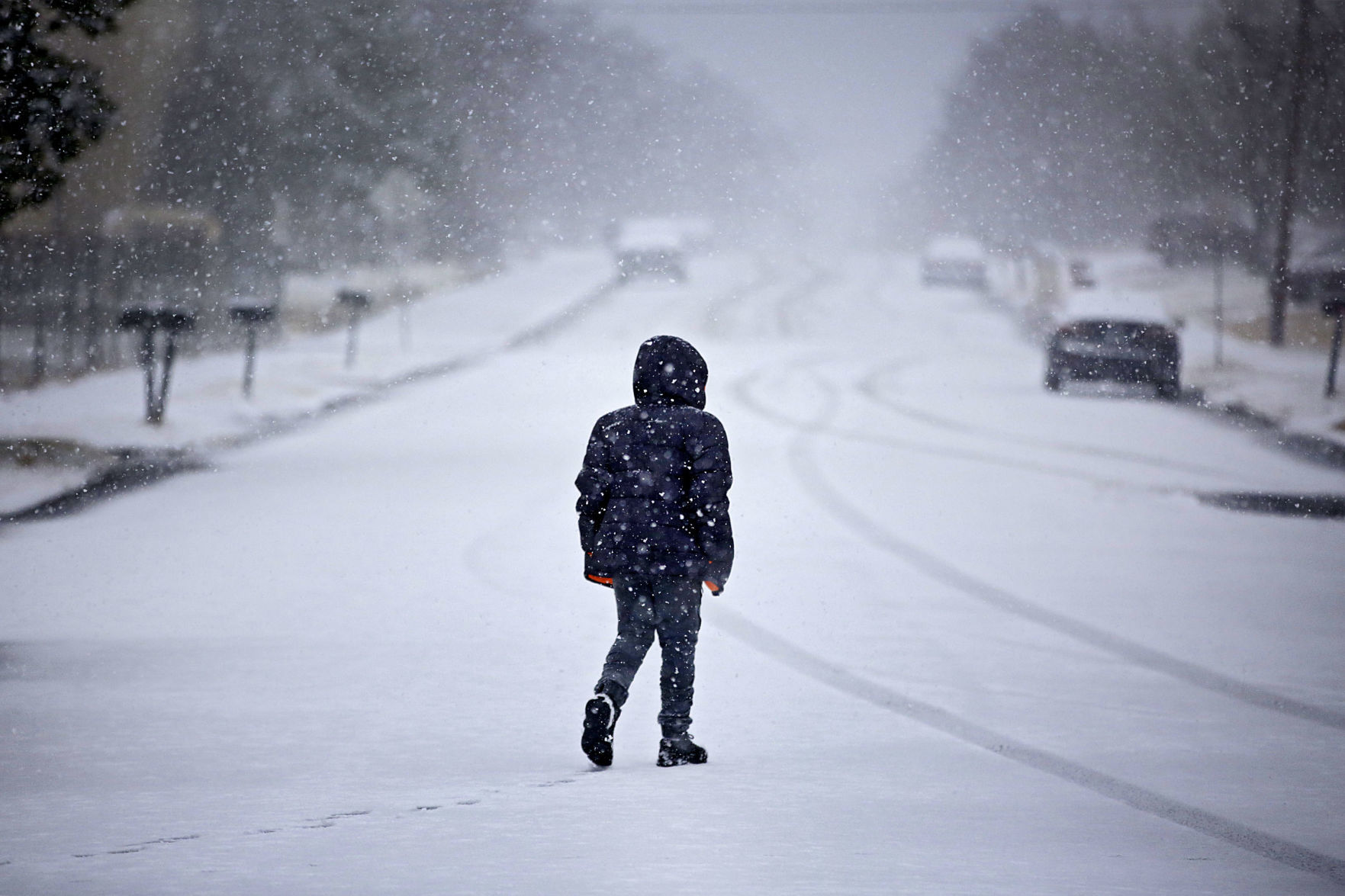 Snow falls on Tulsa area, northeast Oklahoma